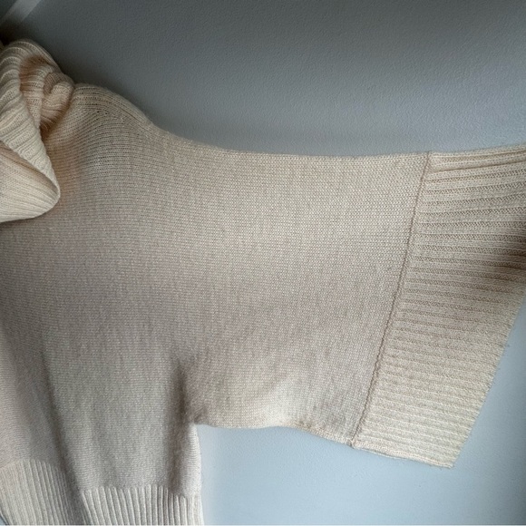 BANANA REPUBLIC Wool Blend Ivory Cream Dolman Cowl Turtle Neck Wool Blend size S - Picture 3 of 8